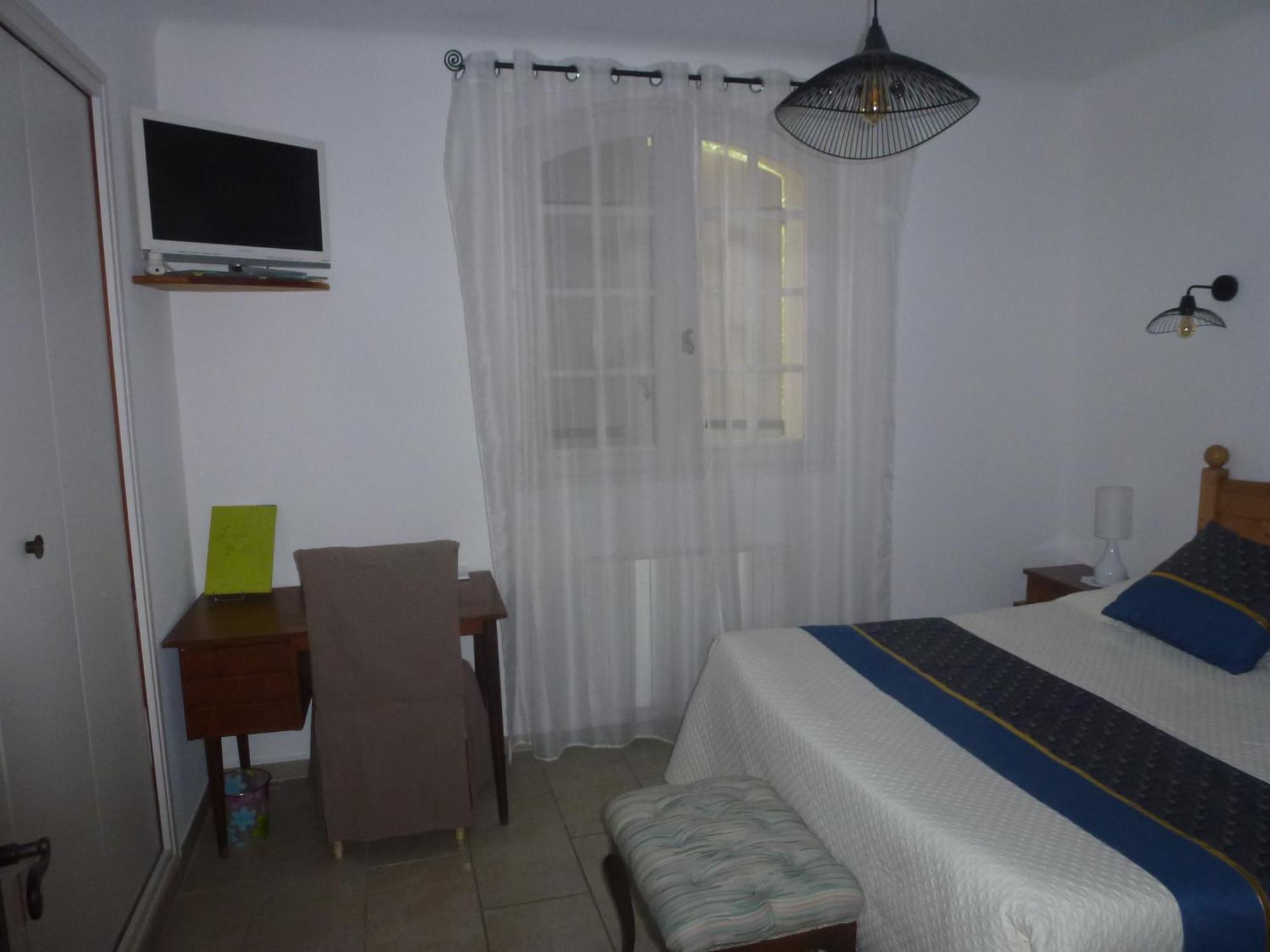 Chambre D'Hotes La Pinede Lambesc Exterior foto